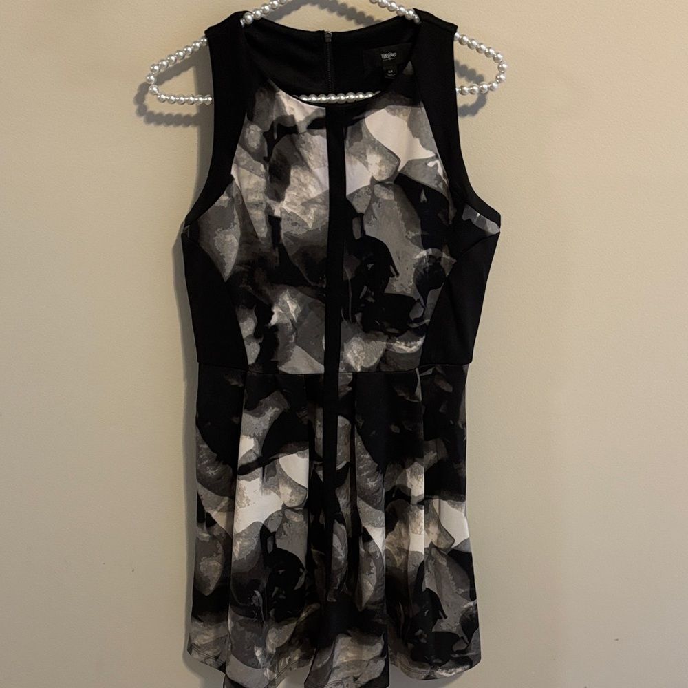 Mossimo Supply Co. Black and Gray Patterned Dress size small